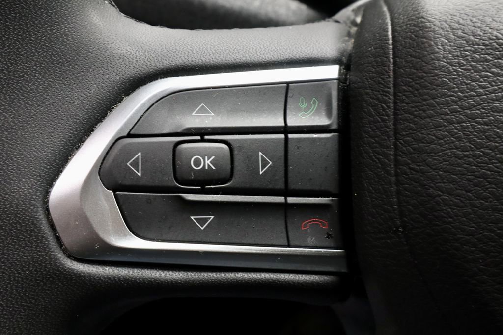 Used 2025 Jeep Compass Latitude image 25