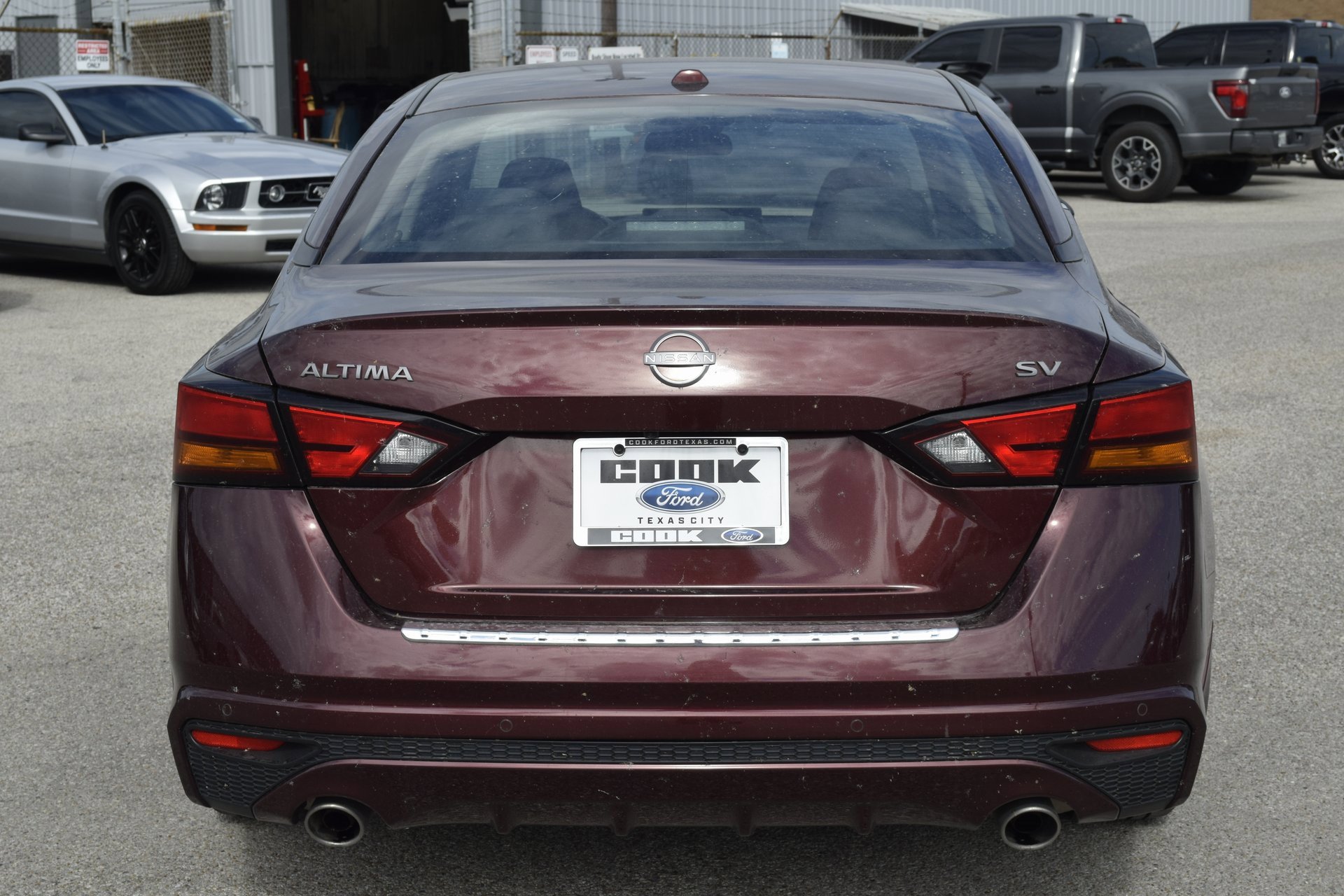 Used 2023 Nissan Altima 2.5 SV w/ SV Premium Package image 10