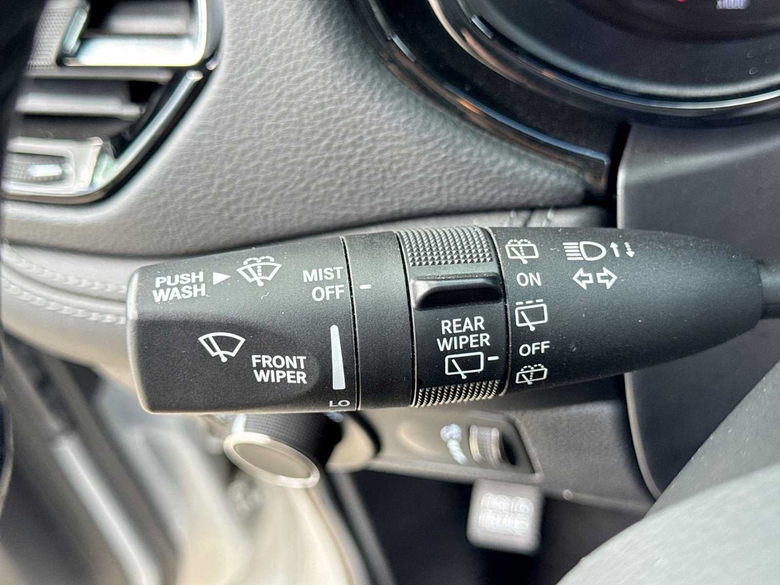 Used 2023 Dodge Durango SXT w/ SXT Blacktop Group AWD/4WD image 27