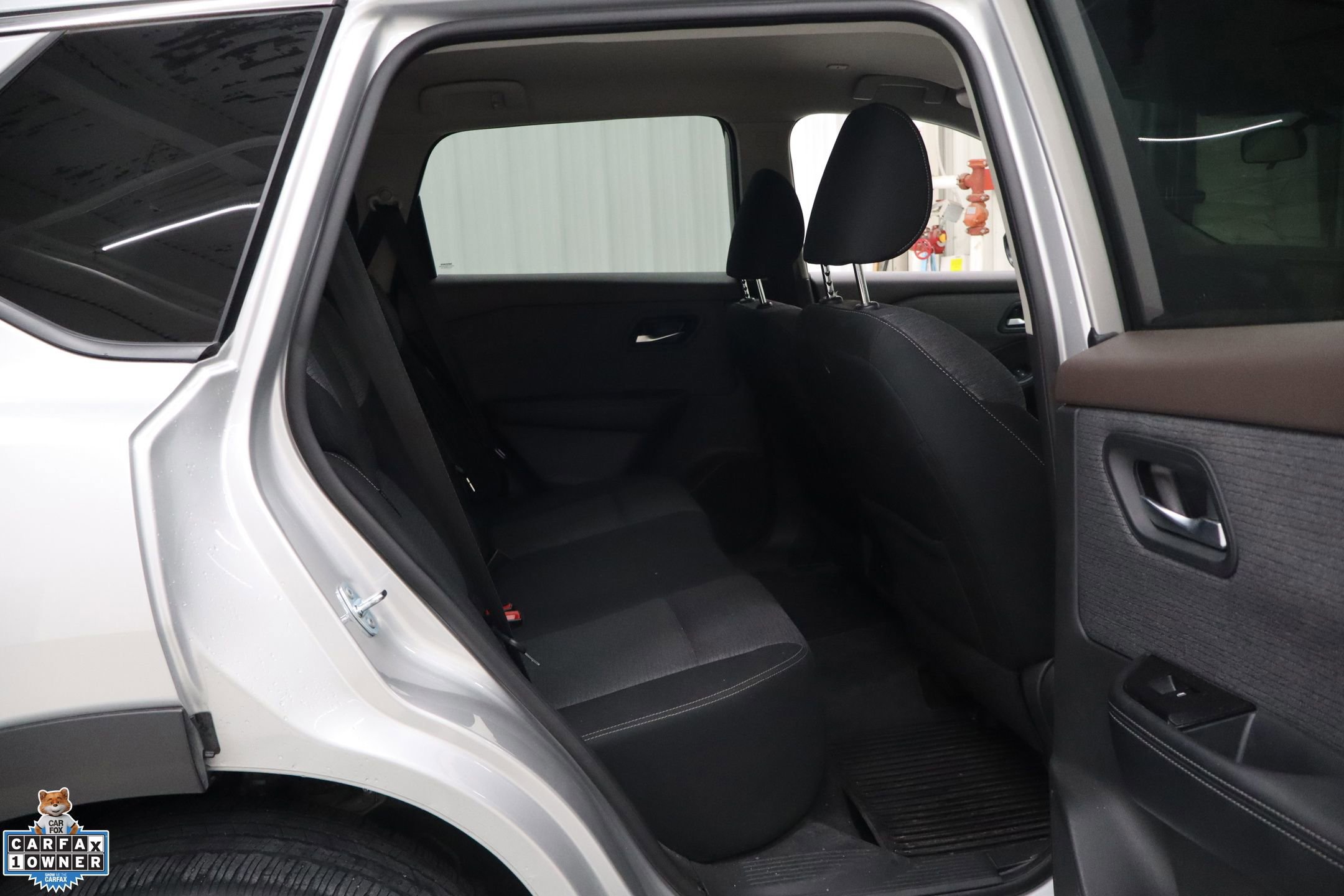 Used 2023 Nissan Rogue SV image 28