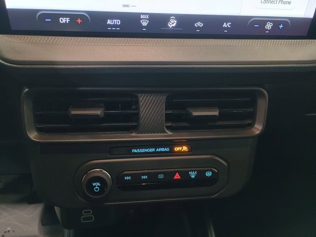 Certified 2025 Ford Maverick XL image 14