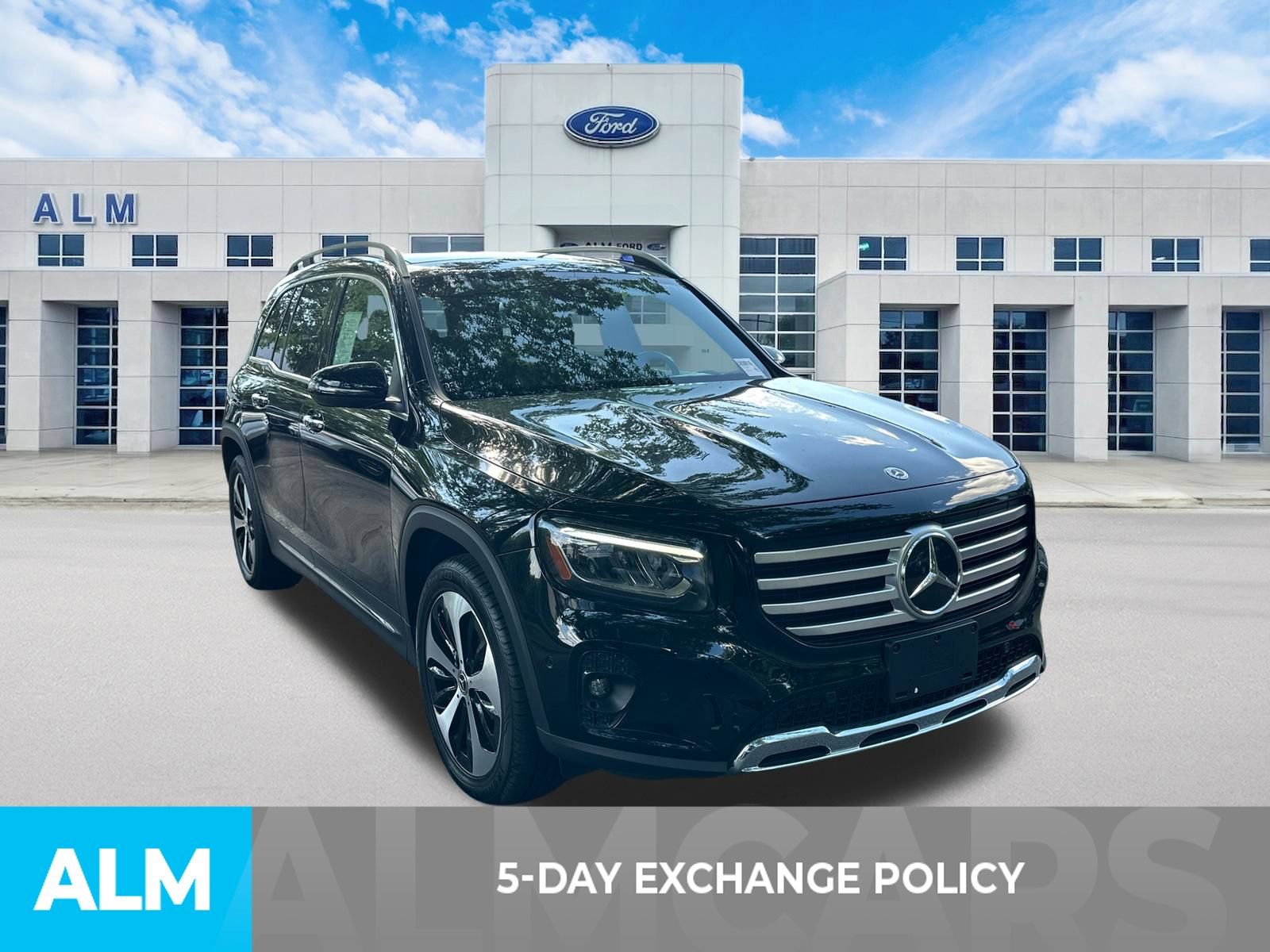 Used 2025 Mercedes-Benz GLB 250 image 3