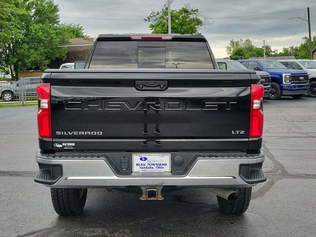 Used 2022 Chevrolet Silverado 2500 LTZ w/ LTZ Convenience Package AWD/4WD image 6