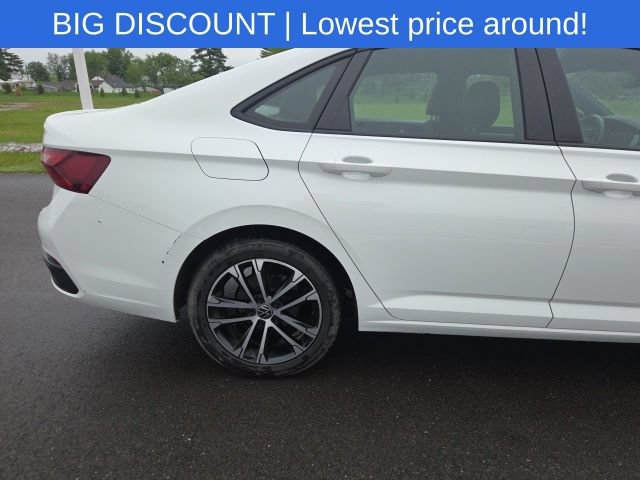 Used 2024 Volkswagen Jetta Sport FWD image 8