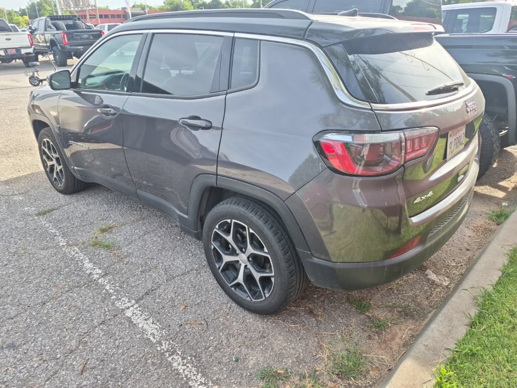Used 2024 Jeep Compass Limited AWD/4WD image 7