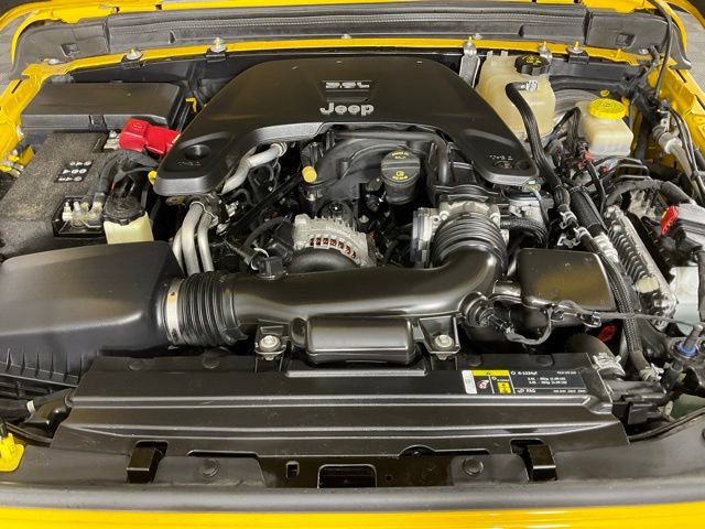 Used 2019 Jeep Wrangler Unlimited Sahara w/ Safety Group image 8