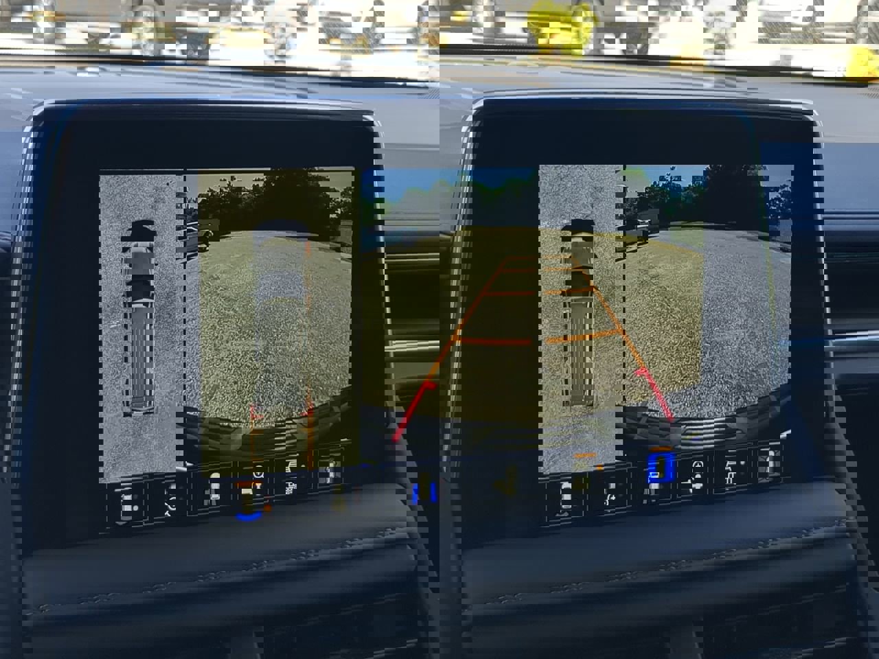 Used 2024 Chevrolet Suburban Z71 w/ Z71 Off-Road Package image 19