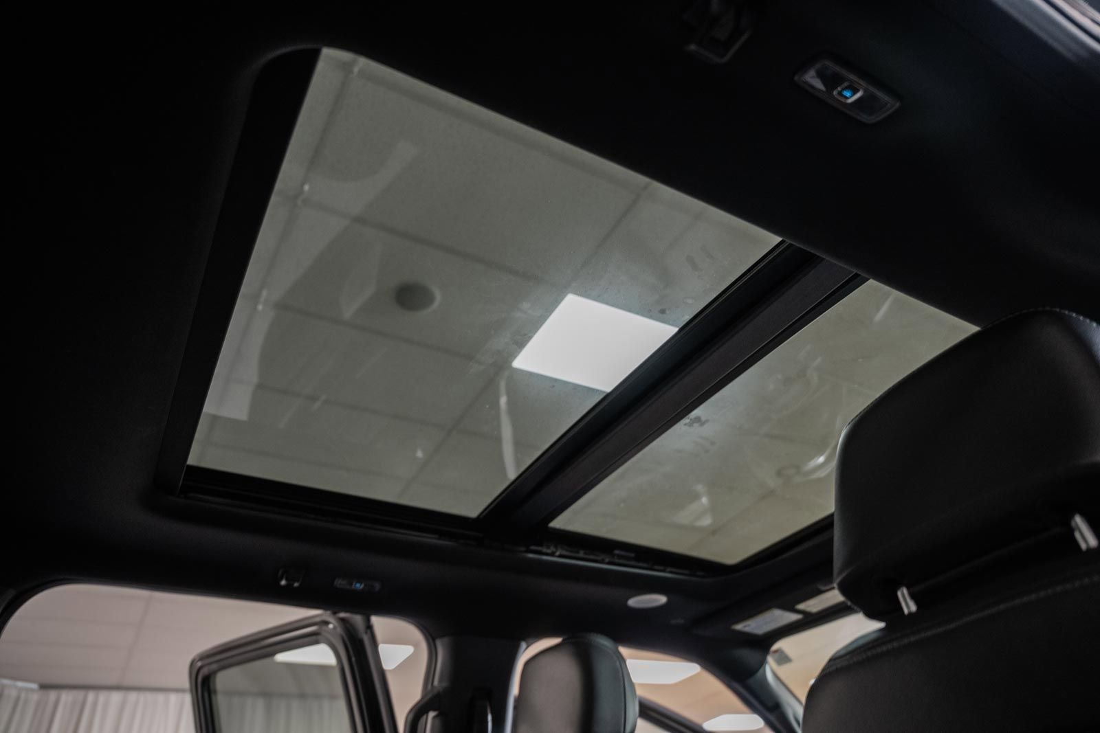 Certified 2022 Ford F150 Lariat w/ Equipment Group 502A High image 42