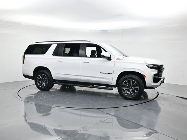 Used 2023 Chevrolet Suburban Z71 w/ Luxury Package image 3
