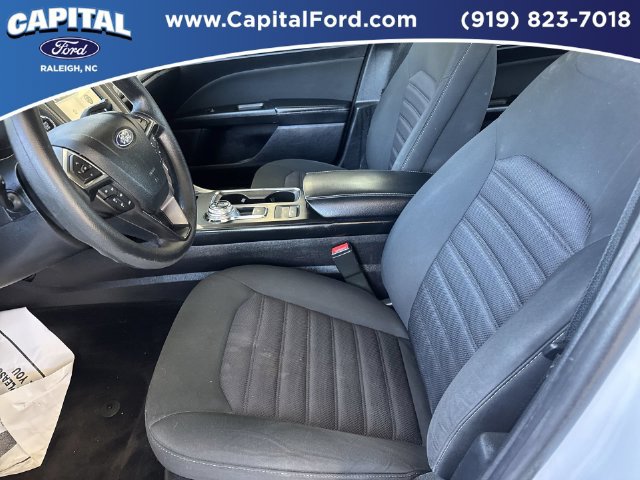 Certified 2018 Ford Fusion SE w/ Fusion SE Technology Package FWD image 19