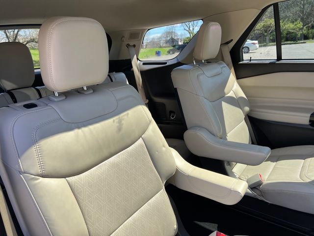 Certified 2023 Ford Explorer Platinum w/ Technology Package image 40