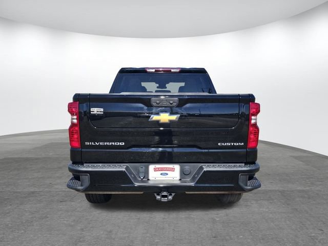 Used 2023 Chevrolet Silverado 1500 Custom image 3