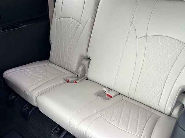 Used 2024 Buick Enclave Avenir w/ Avenir Technology Package AWD/4WD image 19