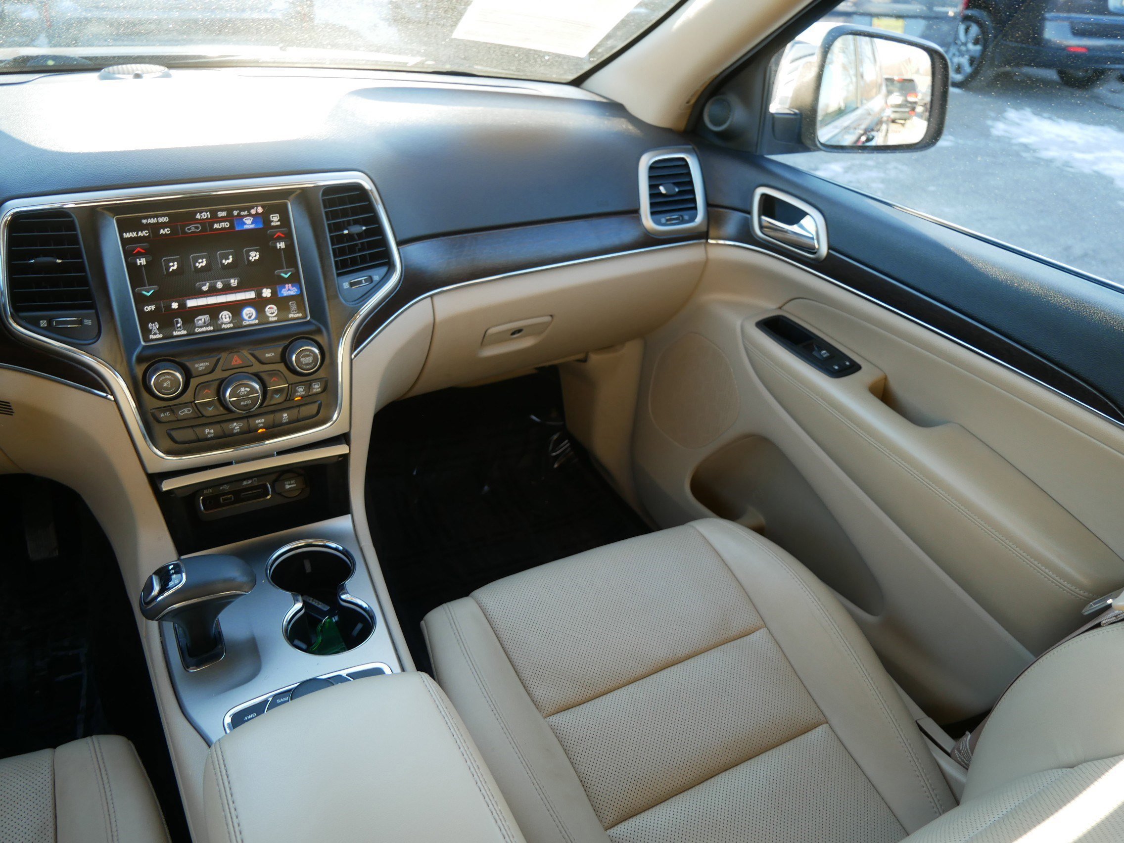 Used 2021 Jeep Renegade Latitude w/ Luxury Group I image 11