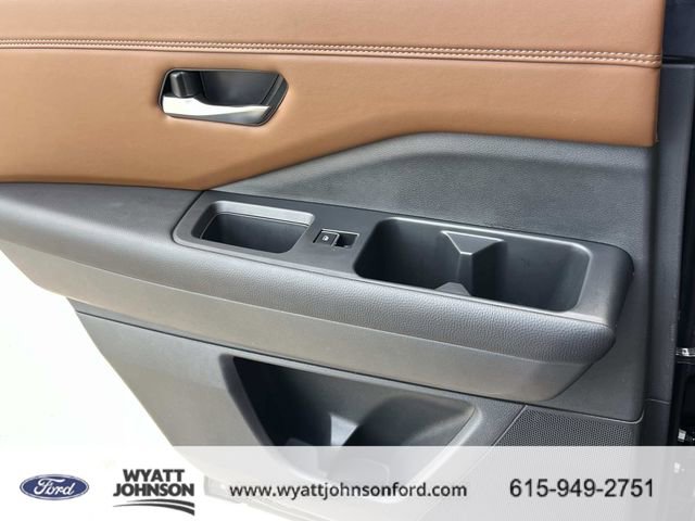 Used 2024 Nissan Pathfinder Platinum w/ Cargo Package image 20