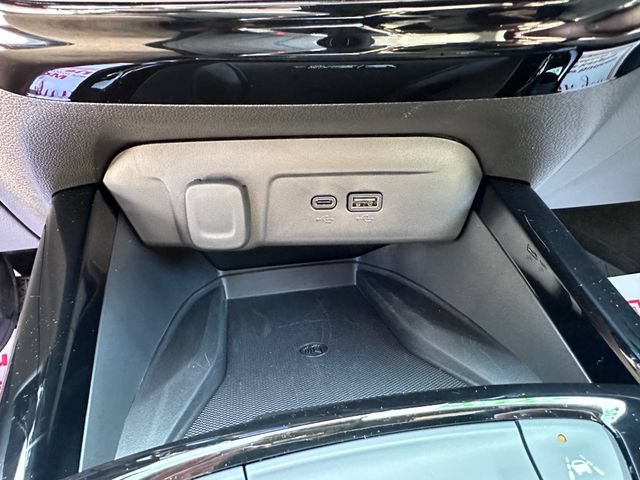 Used 2026 Chevrolet Trax RS w/ Sunroof Package FWD image 16