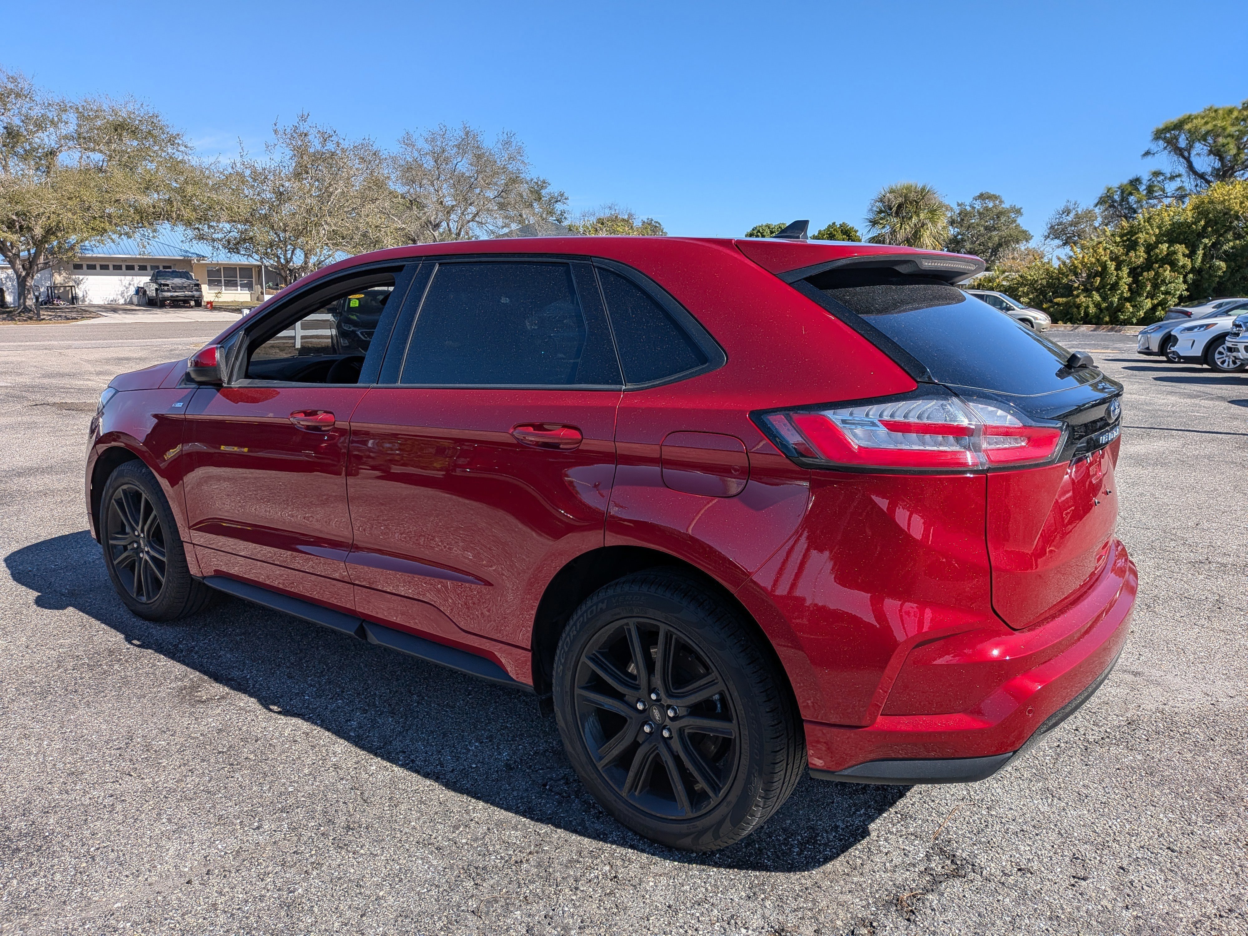 Certified 2024 Ford Edge ST-Line AWD/4WD image 3
