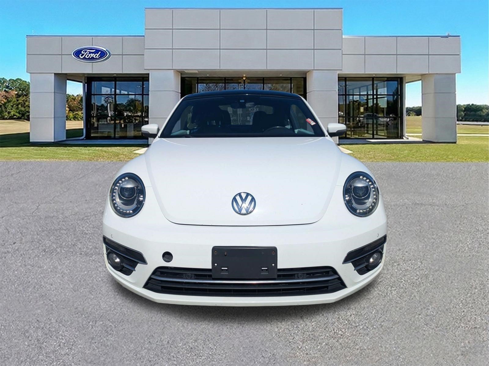 Used 2019 Volkswagen Beetle 2.0T SE w/ SE Premium Package FWD image 9