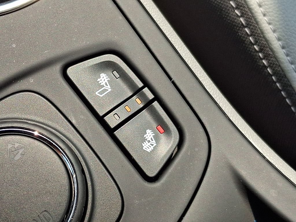 Used 2024 GMC Terrain SLT w/ LPO, Floor Liner Package AWD/4WD image 25