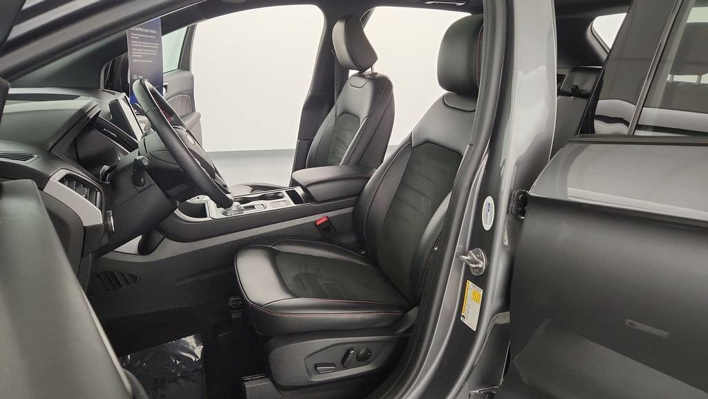 Certified 2024 Ford Edge ST-Line AWD/4WD image 15