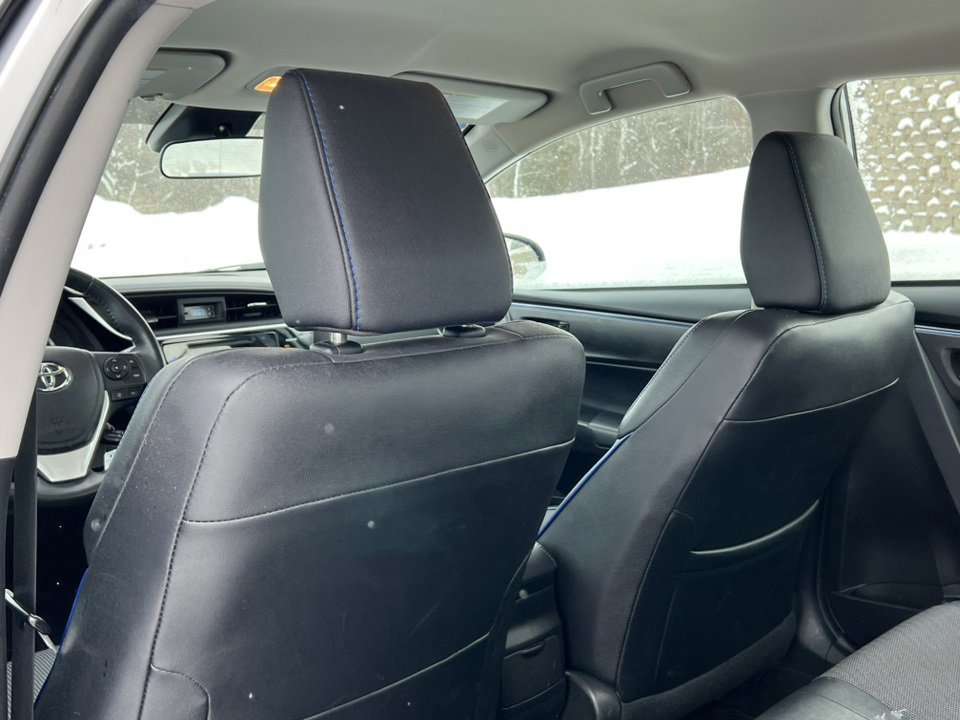 Used 2017 Toyota Corolla SE image 31