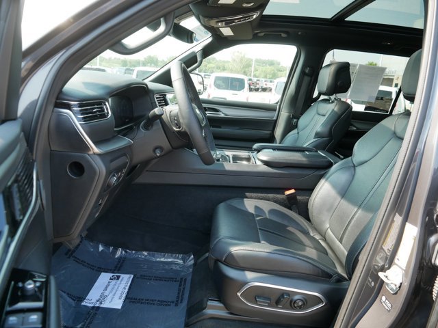 Used 2024 Jeep Wagoneer Series II AWD/4WD image 12