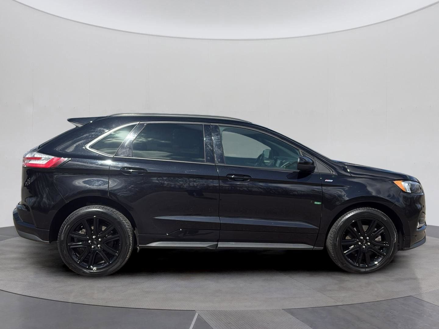 Certified 2022 Ford Edge ST-Line AWD/4WD image 6