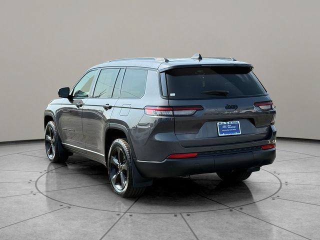 Used 2022 Jeep Grand Cherokee L Limited w/ Black Appearance Package AWD/4WD image 10