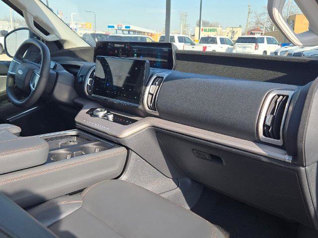 Certified 2025 Ford Expedition Active AWD/4WD image 7