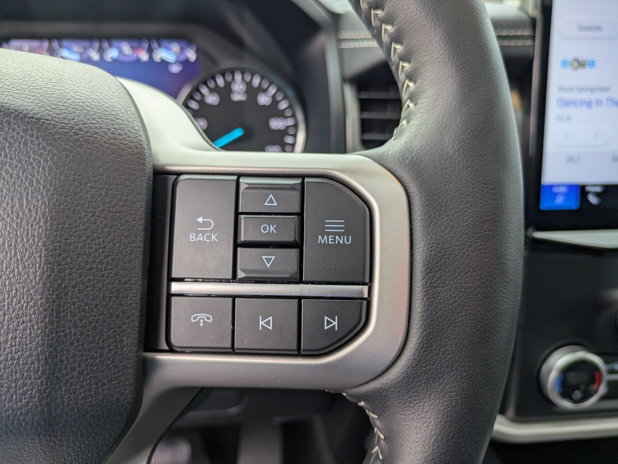 Certified 2024 Ford Expedition XLT image 19