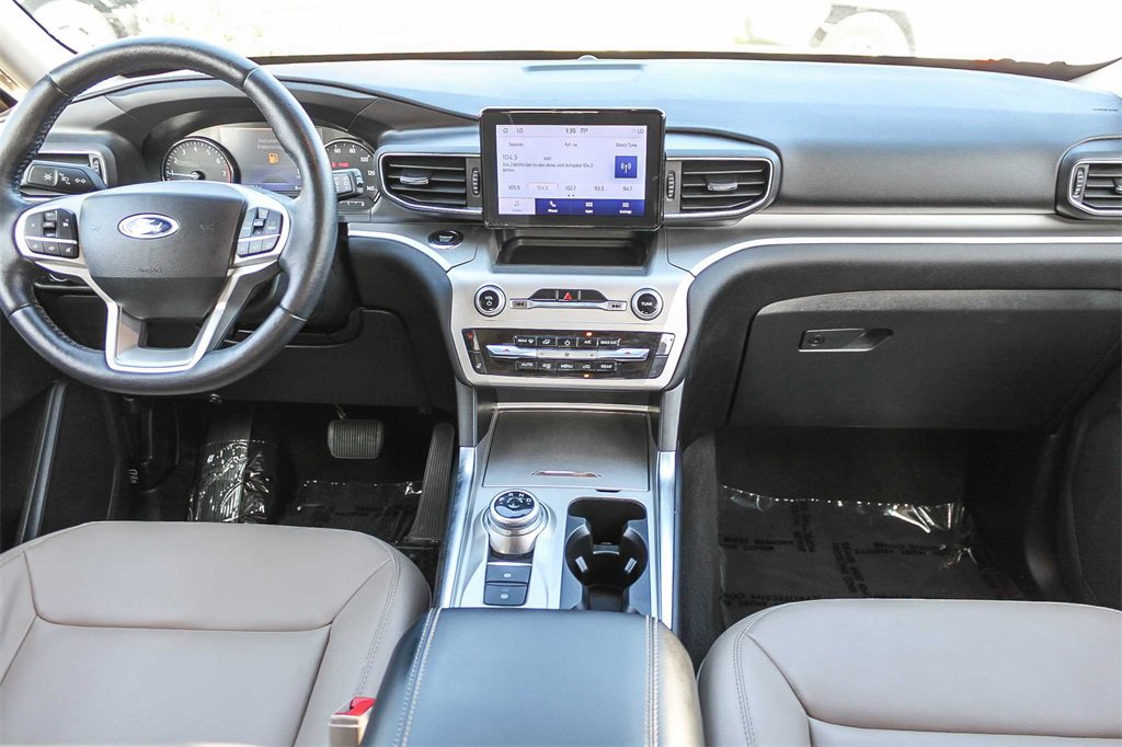 Certified 2022 Ford Explorer XLT w/ Equipment Group 202A image 17