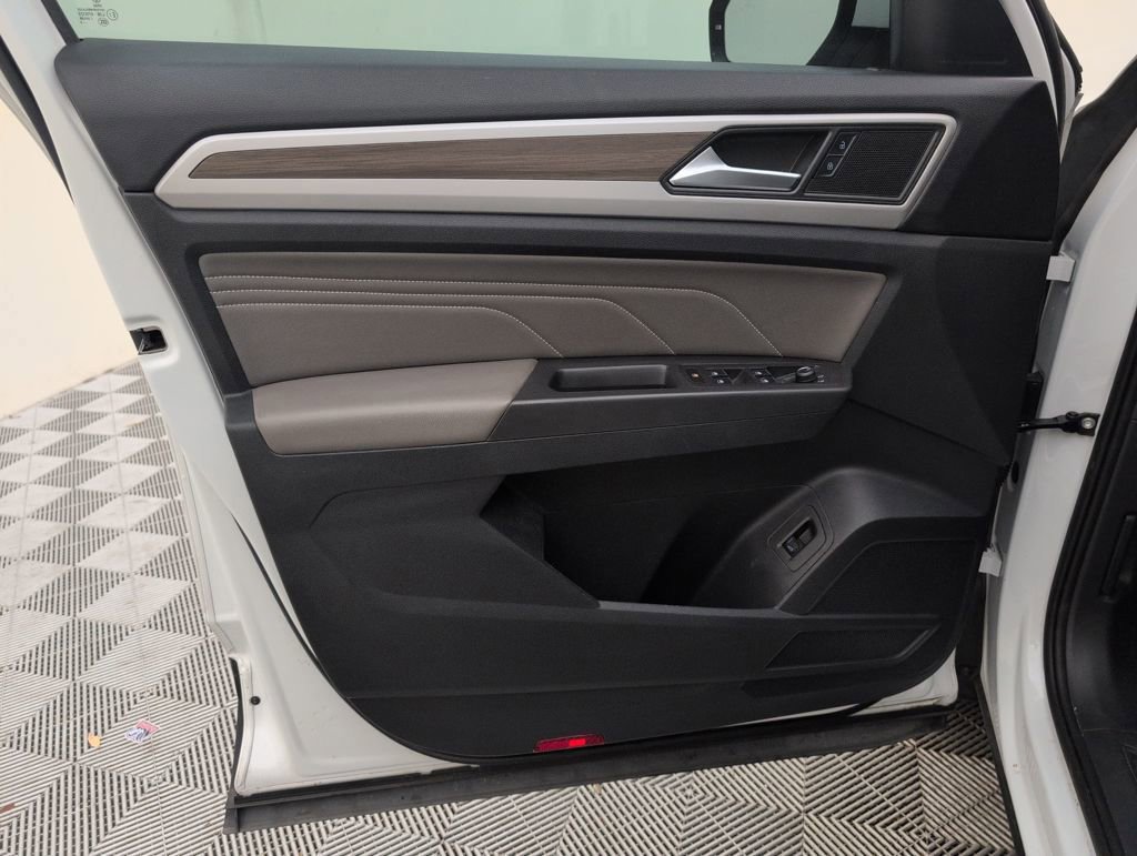 Used 2023 Volkswagen Atlas SEL image 39