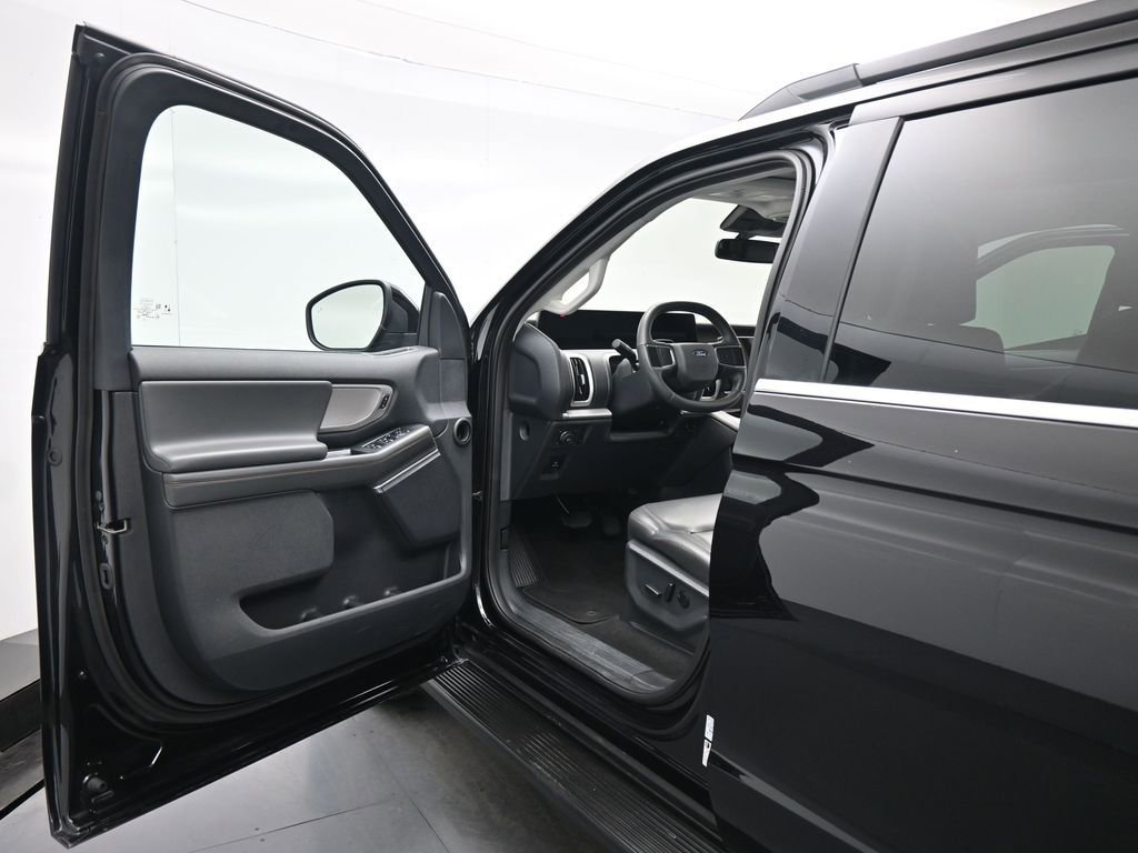 Certified 2025 Ford Expedition Max Active image 9