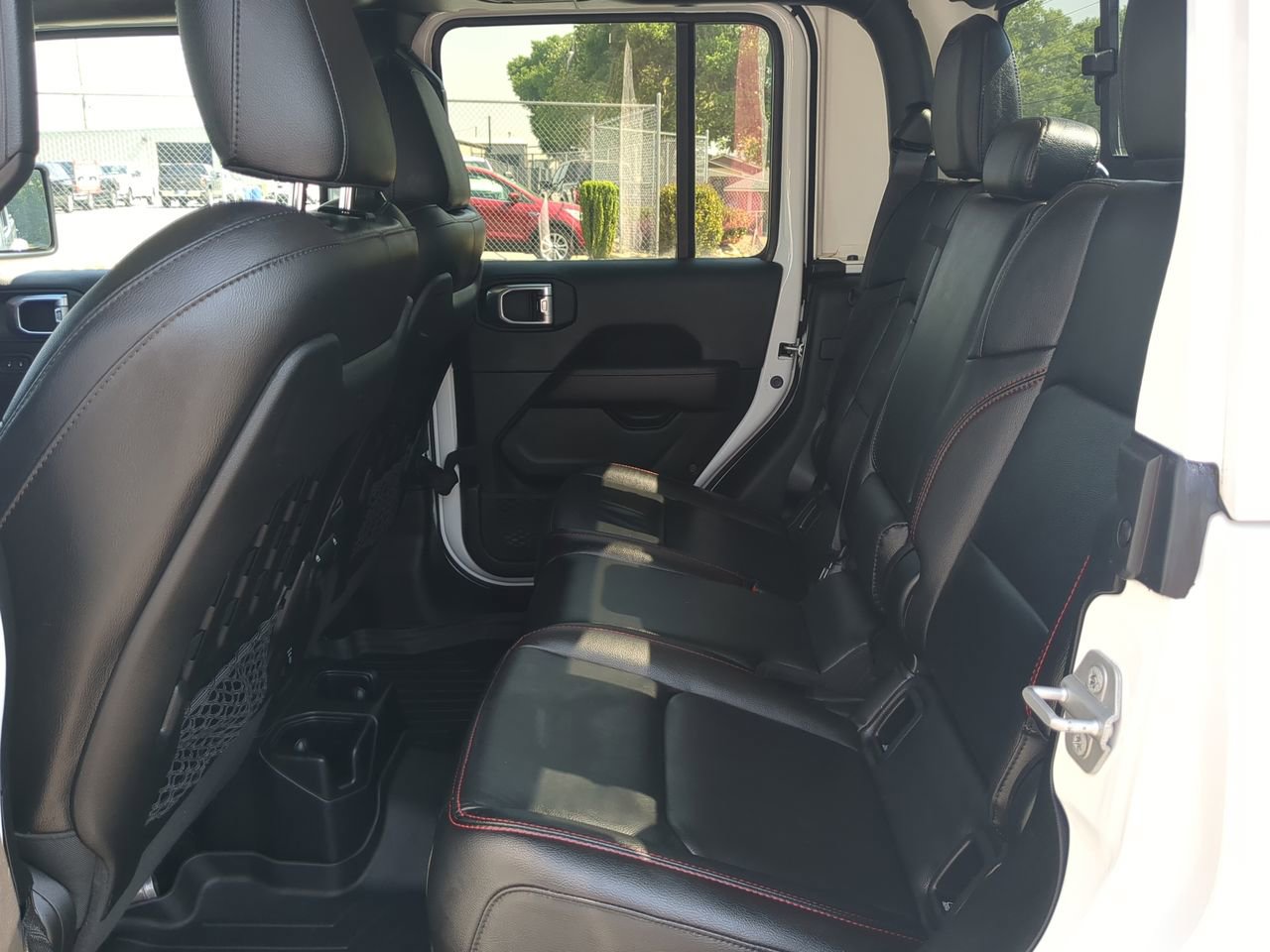 Used 2021 Jeep Gladiator Rubicon AWD/4WD image 12