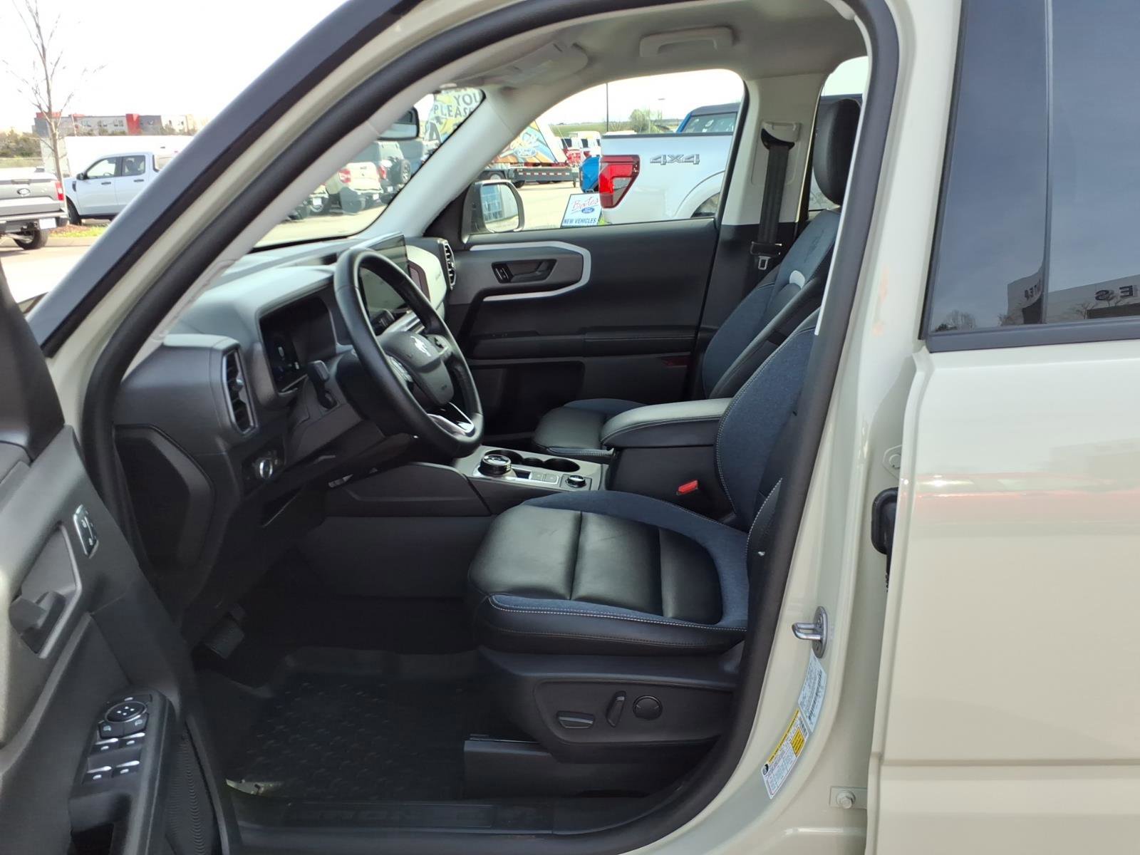 Certified 2025 Ford Bronco Sport Outer Banks w/ Outer Banks Tech Package+ image 11