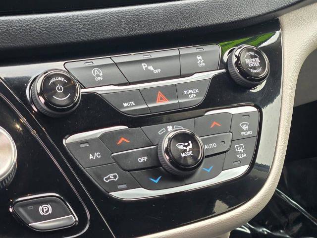 Used 2018 Chrysler Pacifica Touring Plus w/ Tire & Wheel Group image 27