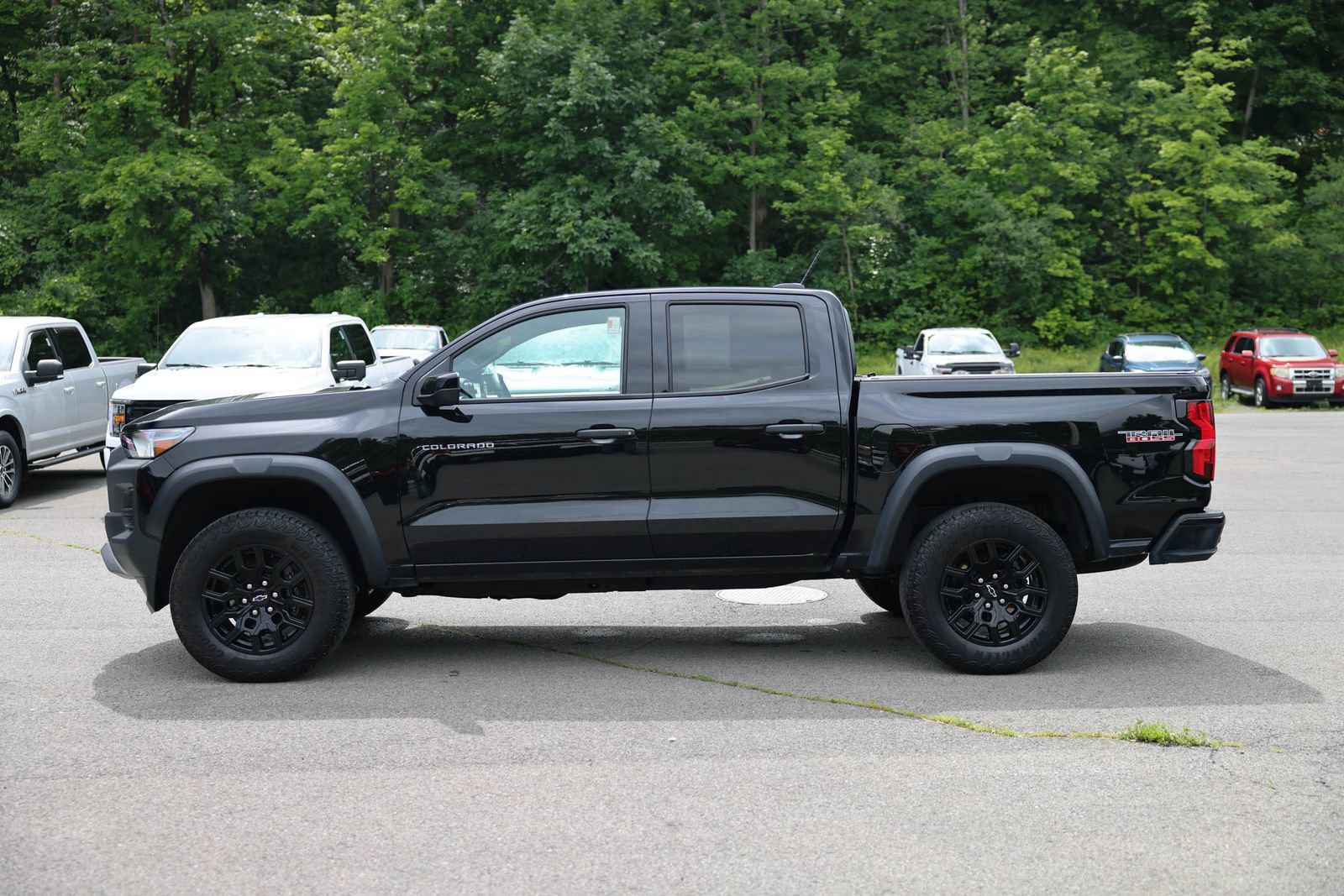 Used 2024 Chevrolet Colorado Trail Boss w/ Advanced Trailering Package AWD/4WD image 8