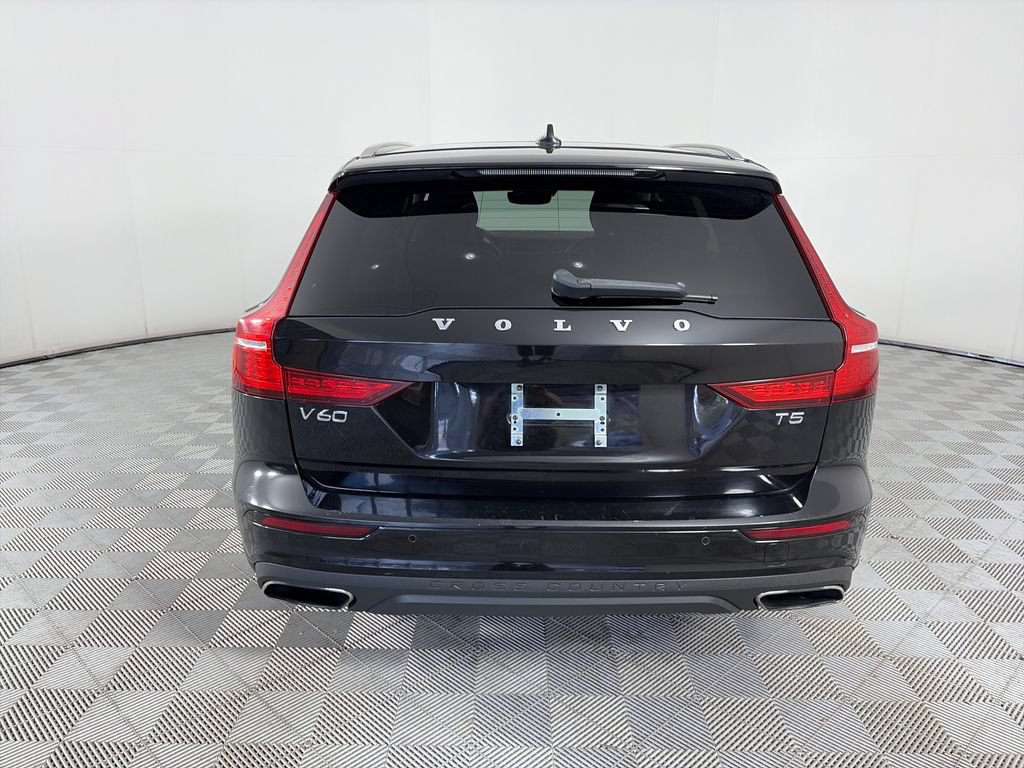 Used 2020 Volvo V60 T5 Cross Country AWD/4WD image 6