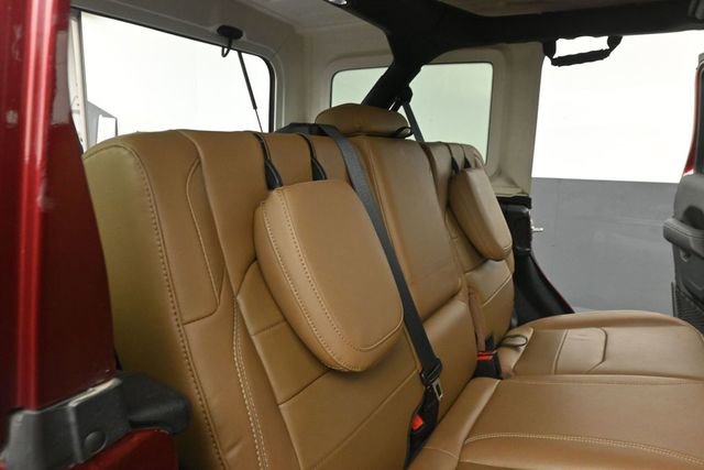 Used 2021 Jeep Wrangler Unlimited Sahara w/ Cold Weather Group AWD/4WD image 27