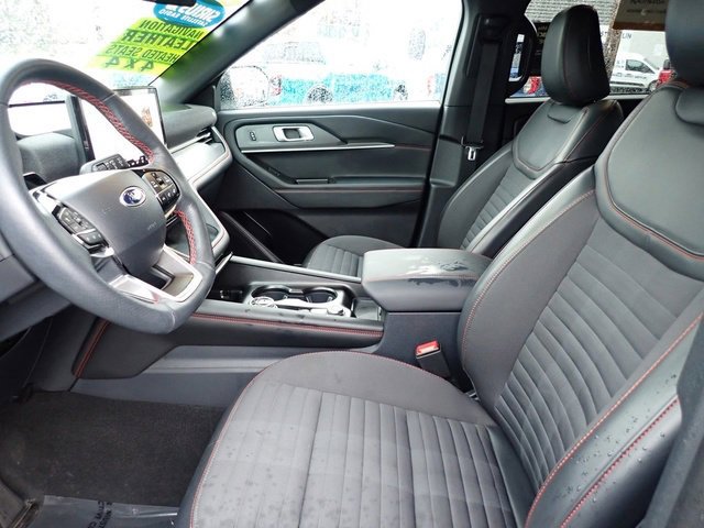 Certified 2025 Ford Explorer ST-Line image 16