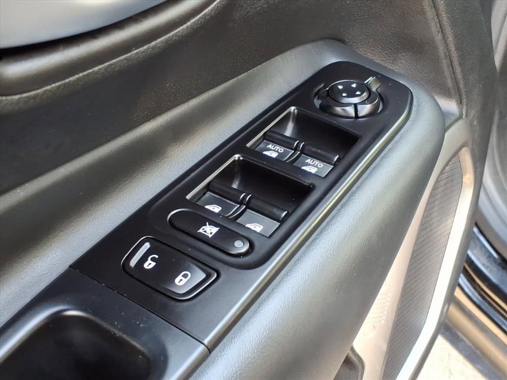 Used 2022 Jeep Renegade Limited w/ Sun, Sound & Wheels Group image 14