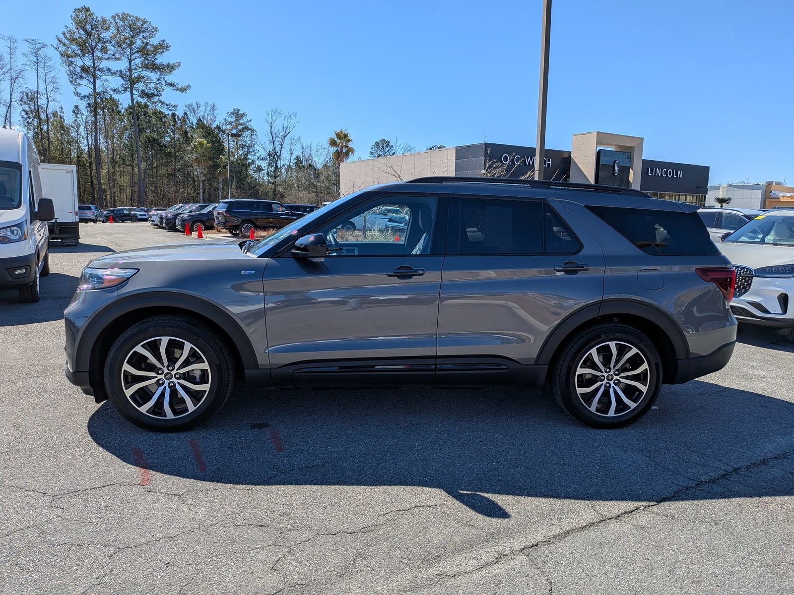 Certified 2023 Ford Explorer ST-Line w/ Class IV Trailer Tow Package image 7