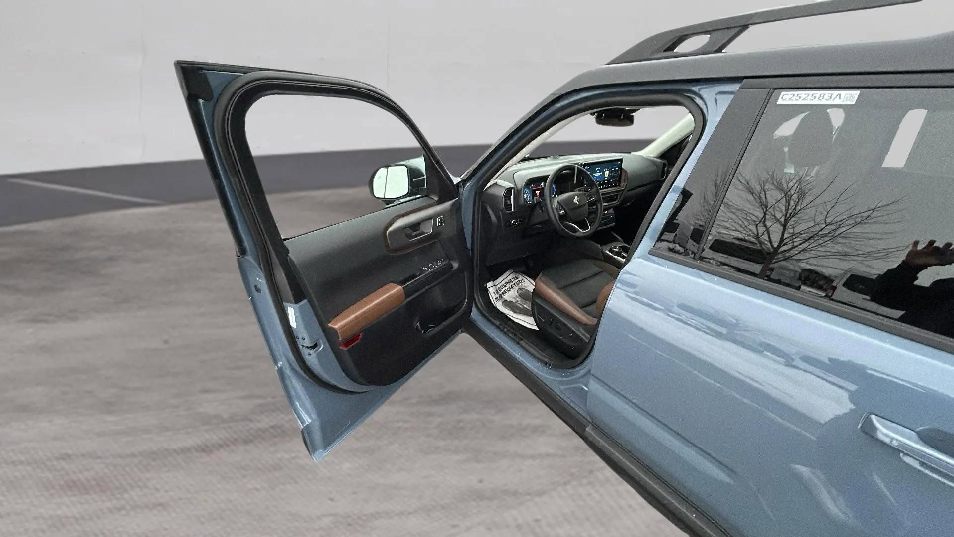 Certified 2025 Ford Bronco Sport Outer Banks w/ Outer Banks Tech Package+ image 27