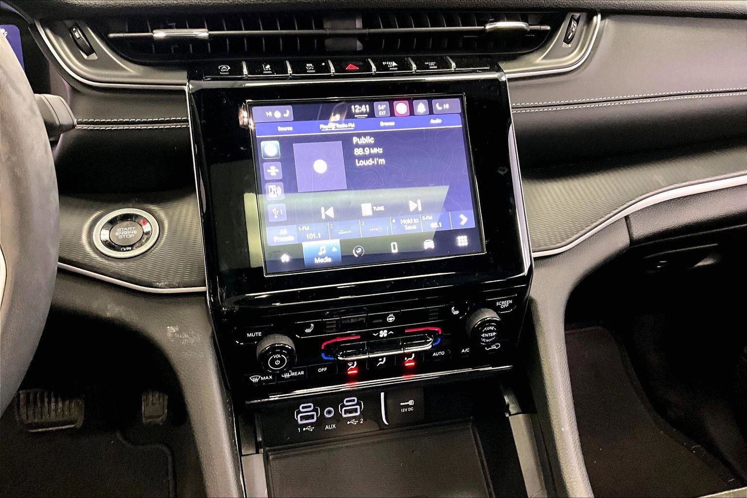 Used 2023 Jeep Grand Cherokee Altitude image 8