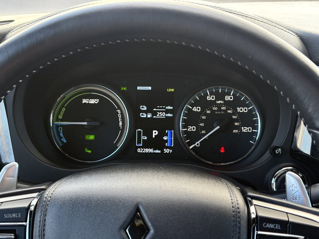 Used 2020 Mitsubishi Outlander GT image 24