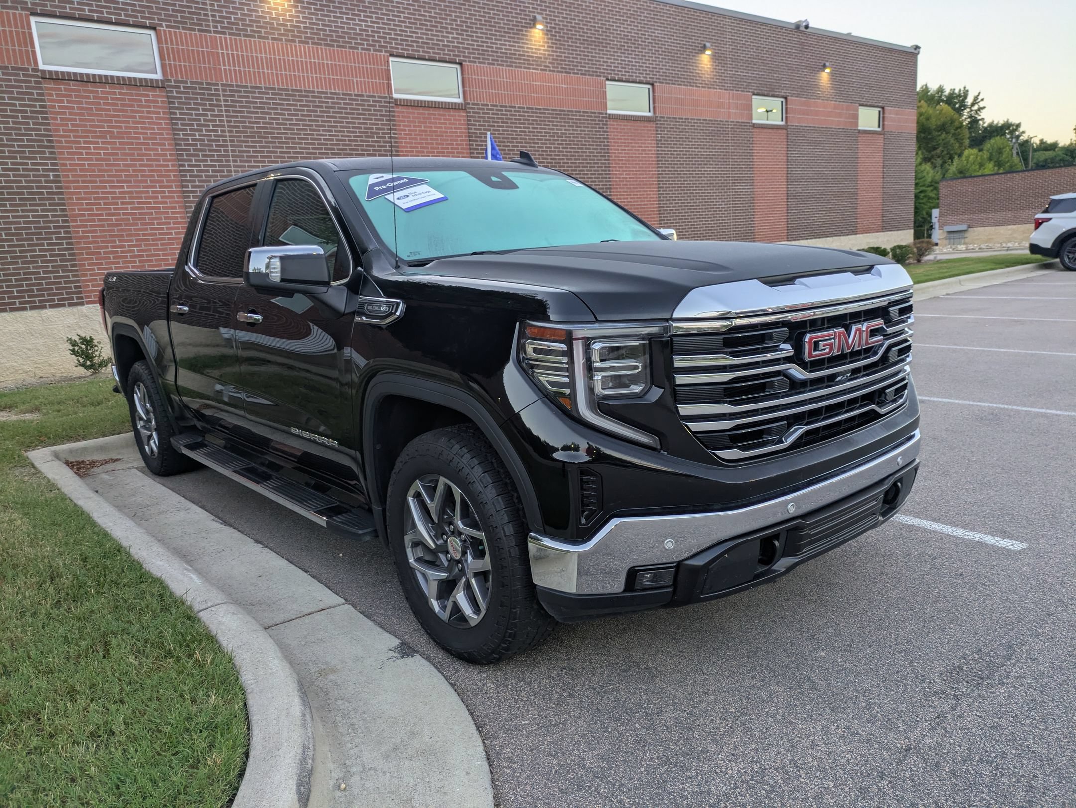 Used 2025 GMC Sierra 1500 SLT w/ SLT Premium Plus Package