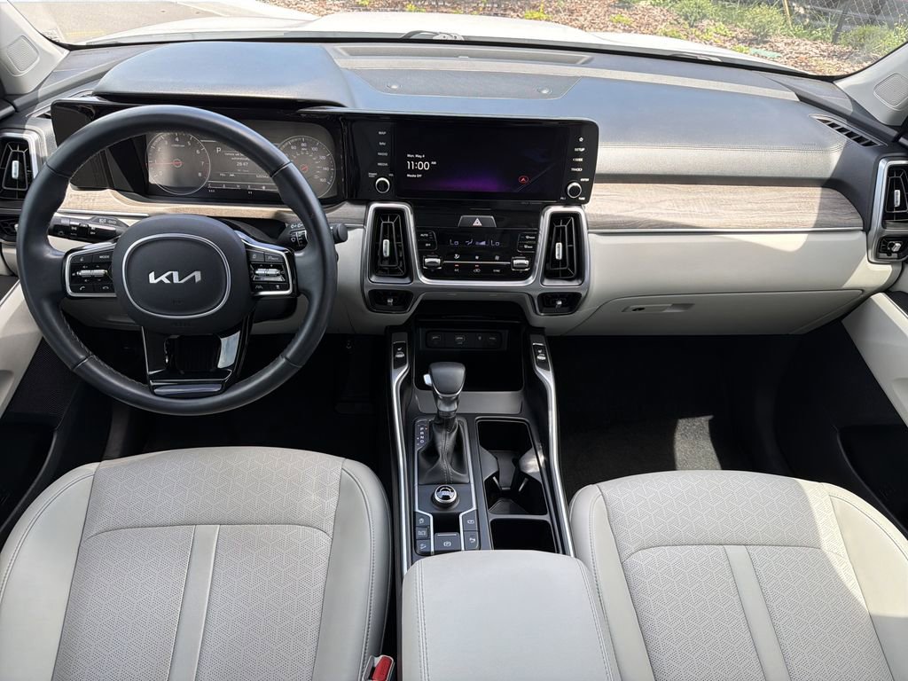 Used 2023 Kia Sorento EX FWD image 14