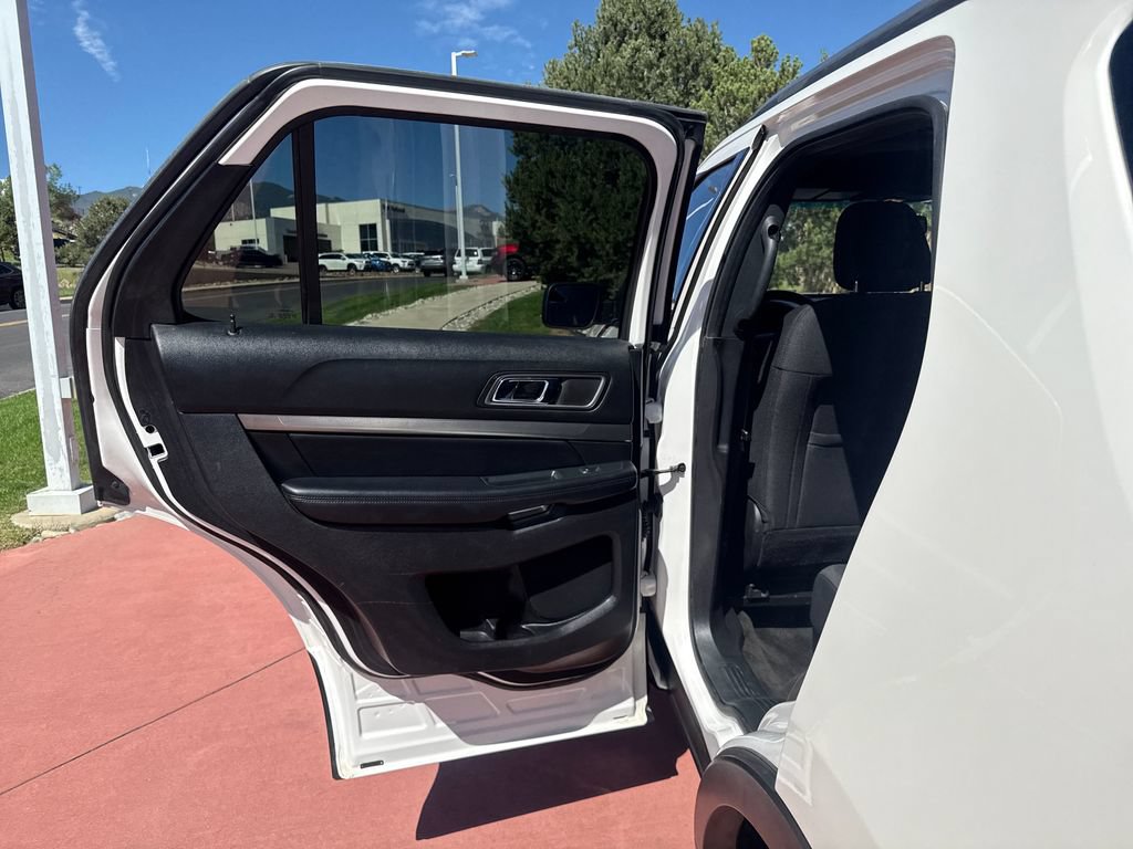 Certified 2018 Ford Explorer XLT w/ Equipment Group 201A AWD/4WD image 20