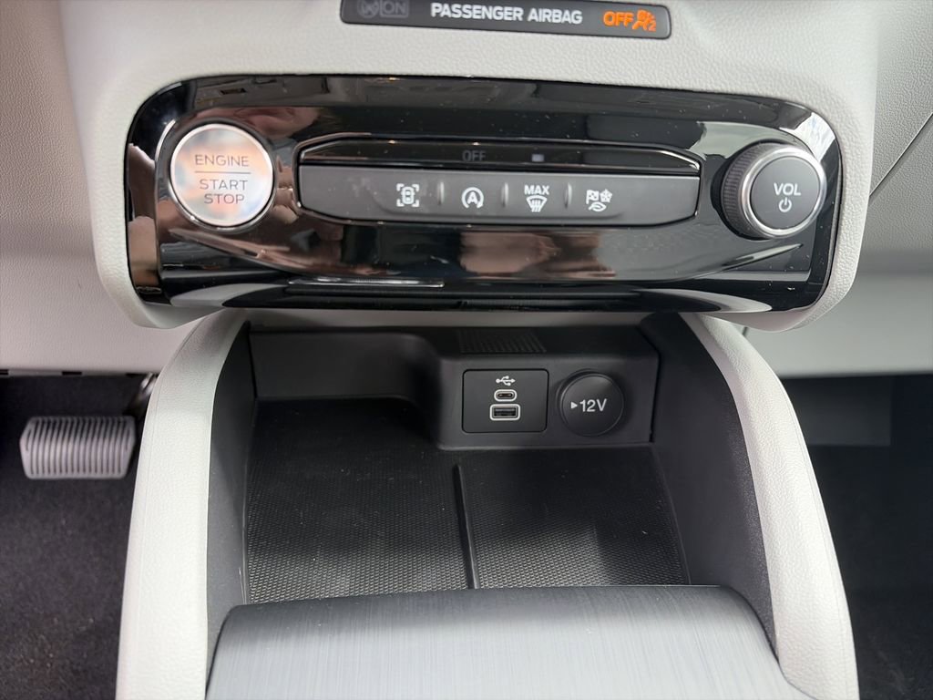 Certified 2025 Ford Escape Active w/ Tech Pack #1 FWD image 24