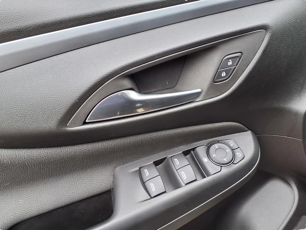 Used 2025 Buick Envista Preferred FWD image 24